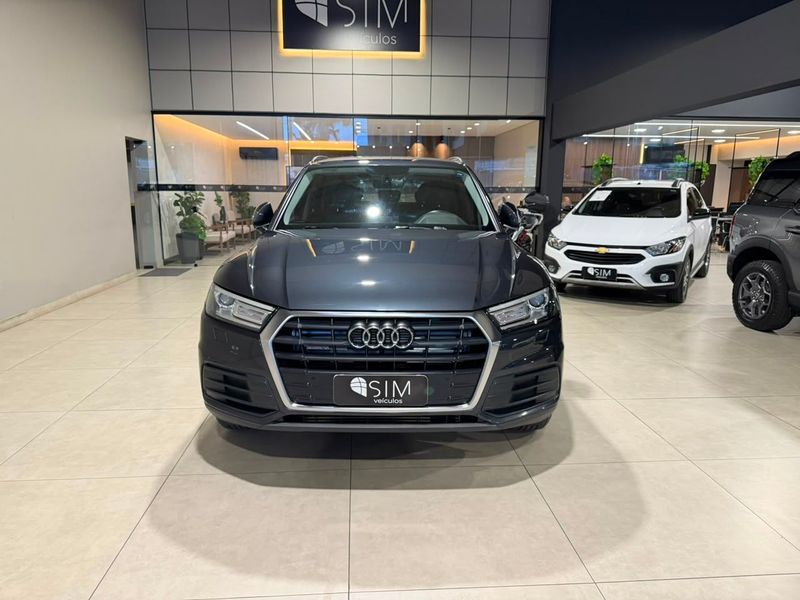 Audi Q5 2.0 Tfsi 2019/2020 SIM VEÍCULOS PORTO ALEGRE / Carros no Vale Audi Q5 2.0 Tfsi 2019/2020 SIM VEÍCULOS PORTO ALEGRE / Carros no Vale