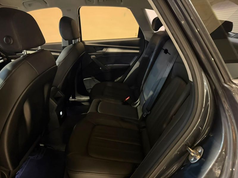 Audi Q5 2.0 Tfsi 2019/2020 SIM VEÍCULOS PORTO ALEGRE / Carros no Vale Audi Q5 2.0 Tfsi 2019/2020 SIM VEÍCULOS PORTO ALEGRE / Carros no Vale