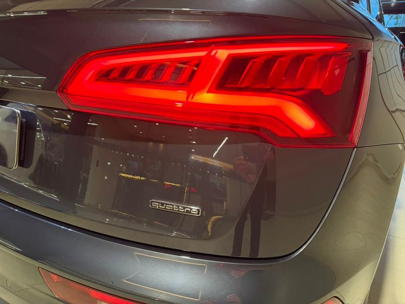 Audi Q5 2.0 Tfsi 2019/2020 SIM VEÍCULOS PORTO ALEGRE / Carros no Vale Audi Q5 2.0 Tfsi 2019/2020 SIM VEÍCULOS PORTO ALEGRE / Carros no Vale