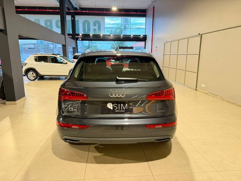 Audi Q5 2.0 Tfsi 2019/2020 SIM VEÍCULOS PORTO ALEGRE / Carros no Vale Audi Q5 2.0 Tfsi 2019/2020 SIM VEÍCULOS PORTO ALEGRE / Carros no Vale