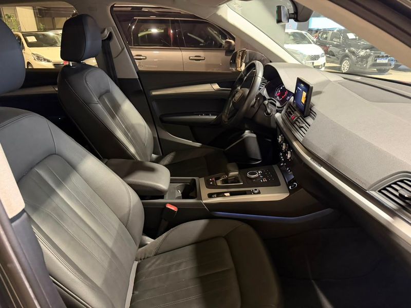 Audi Q5 2.0 Tfsi 2019/2020 SIM VEÍCULOS PORTO ALEGRE / Carros no Vale Audi Q5 2.0 Tfsi 2019/2020 SIM VEÍCULOS PORTO ALEGRE / Carros no Vale
