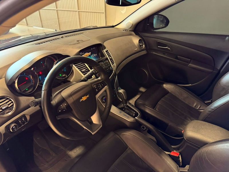 Chevrolet Chev Cruze Ltz Hb 2013/2014 SIM VEÍCULOS PORTO ALEGRE / Carros no Vale Chevrolet Chev Cruze Ltz Hb 2013/2014 SIM VEÍCULOS PORTO ALEGRE / Carros no Vale