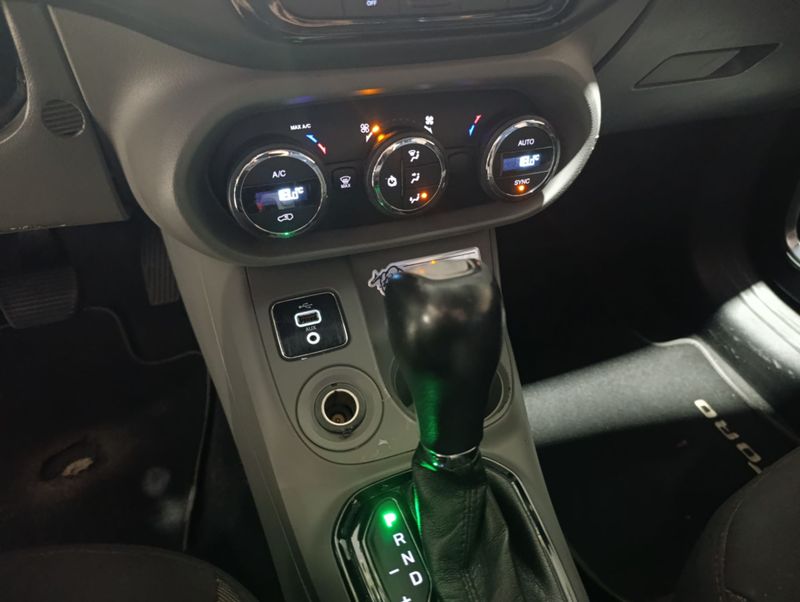 Fiat Toro Freedom 1.8 16v 2016/2017 SIM VEÍCULOS PORTO ALEGRE / Carros no Vale Fiat Toro Freedom 1.8 16v 2016/2017 SIM VEÍCULOS PORTO ALEGRE / Carros no Vale