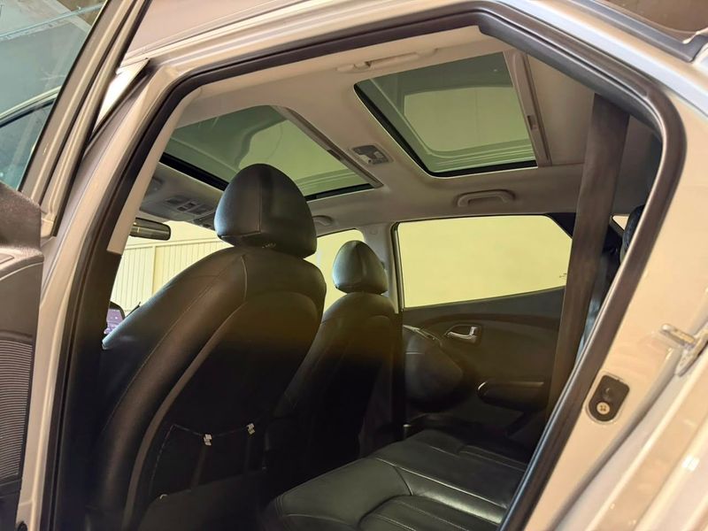 Hyundai Ix35 2.0 2011/2012 SIM VEÍCULOS PORTO ALEGRE / Carros no Vale