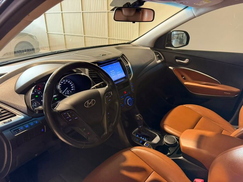 Hyundai Santa Fe V6 3.3 7 Lugares 2017/2018 SIM VEÍCULOS PORTO ALEGRE / Carros no Vale Hyundai Santa Fe V6 3.3 7 Lugares 2017/2018 SIM VEÍCULOS PORTO ALEGRE / Carros no Vale
