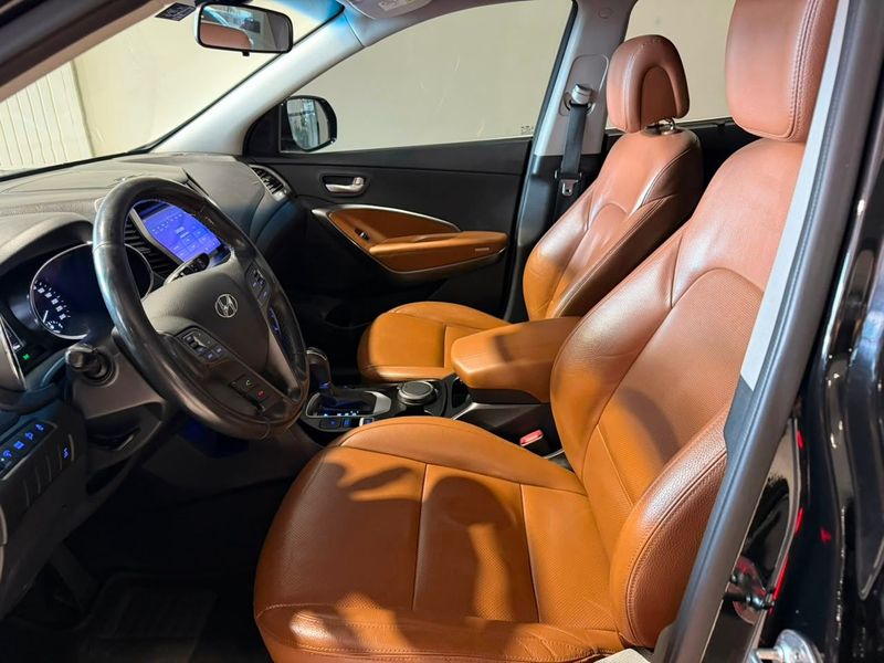 Hyundai Santa Fe V6 3.3 7 Lugares 2017/2018 SIM VEÍCULOS PORTO ALEGRE / Carros no Vale Hyundai Santa Fe V6 3.3 7 Lugares 2017/2018 SIM VEÍCULOS PORTO ALEGRE / Carros no Vale