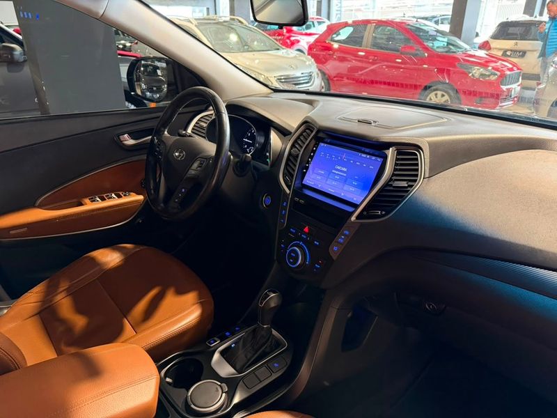 Hyundai Santa Fe V6 3.3 7 Lugares 2017/2018 SIM VEÍCULOS PORTO ALEGRE / Carros no Vale Hyundai Santa Fe V6 3.3 7 Lugares 2017/2018 SIM VEÍCULOS PORTO ALEGRE / Carros no Vale