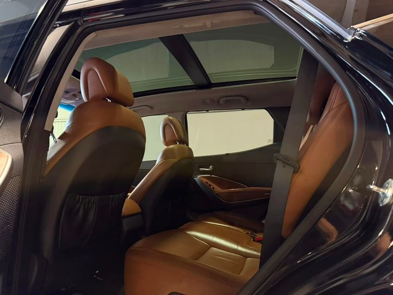 Hyundai Santa Fe V6 3.3 7 Lugares 2017/2018 SIM VEÍCULOS PORTO ALEGRE / Carros no Vale Hyundai Santa Fe V6 3.3 7 Lugares 2017/2018 SIM VEÍCULOS PORTO ALEGRE / Carros no Vale