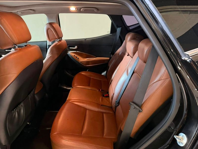 Hyundai Santa Fe V6 3.3 7 Lugares 2017/2018 SIM VEÍCULOS PORTO ALEGRE / Carros no Vale Hyundai Santa Fe V6 3.3 7 Lugares 2017/2018 SIM VEÍCULOS PORTO ALEGRE / Carros no Vale