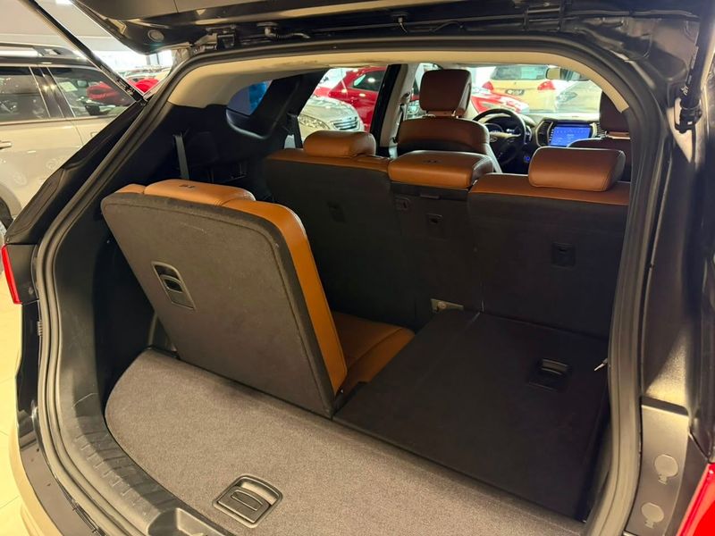 Hyundai Santa Fe V6 3.3 7 Lugares 2017/2018 SIM VEÍCULOS PORTO ALEGRE / Carros no Vale Hyundai Santa Fe V6 3.3 7 Lugares 2017/2018 SIM VEÍCULOS PORTO ALEGRE / Carros no Vale
