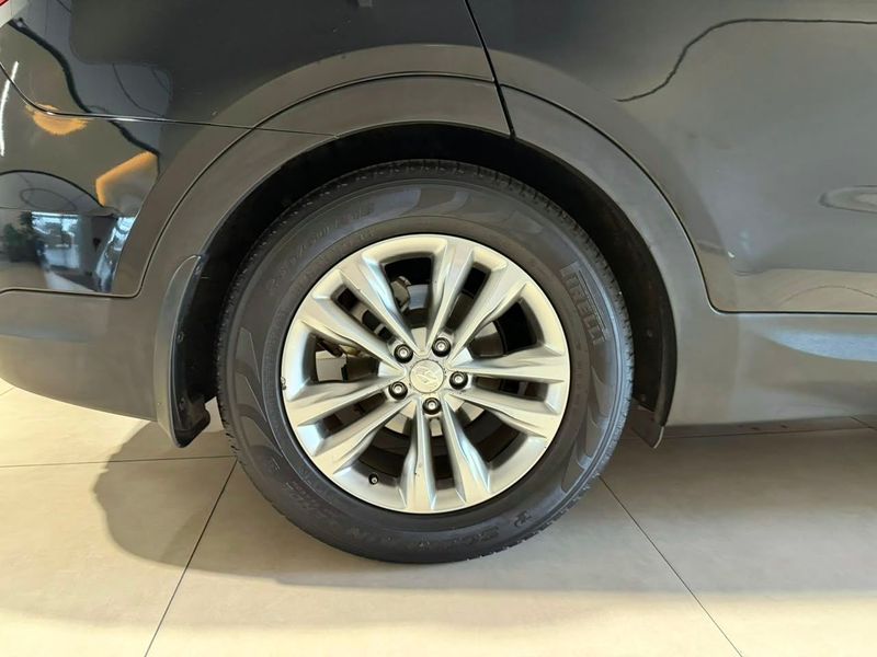 Hyundai Santa Fe V6 3.3 7 Lugares 2017/2018 SIM VEÍCULOS PORTO ALEGRE / Carros no Vale Hyundai Santa Fe V6 3.3 7 Lugares 2017/2018 SIM VEÍCULOS PORTO ALEGRE / Carros no Vale