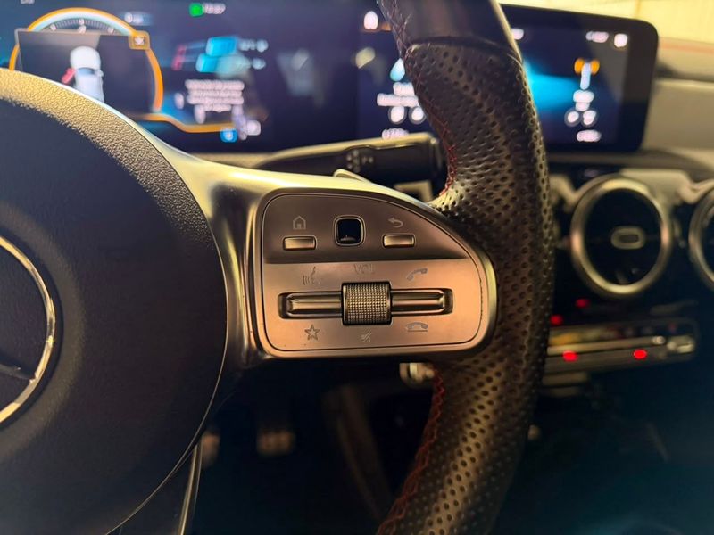 Mercedes-benz Cla-35 Amg 4matic 2.0 Tb 2020/2020 SIM VEÍCULOS PORTO ALEGRE / Carros no Vale Mercedes-benz Cla-35 Amg 4matic 2.0 Tb 2020/2020 SIM VEÍCULOS PORTO ALEGRE / Carros no Vale