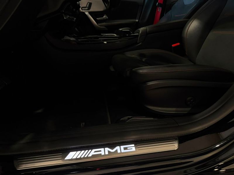 Mercedes-benz Cla-35 Amg 4matic 2.0 Tb 2020/2020 SIM VEÍCULOS PORTO ALEGRE / Carros no Vale Mercedes-benz Cla-35 Amg 4matic 2.0 Tb 2020/2020 SIM VEÍCULOS PORTO ALEGRE / Carros no Vale