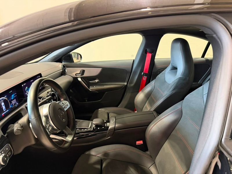 Mercedes-benz Cla-35 Amg 4matic 2.0 Tb 2020/2020 SIM VEÍCULOS PORTO ALEGRE / Carros no Vale Mercedes-benz Cla-35 Amg 4matic 2.0 Tb 2020/2020 SIM VEÍCULOS PORTO ALEGRE / Carros no Vale