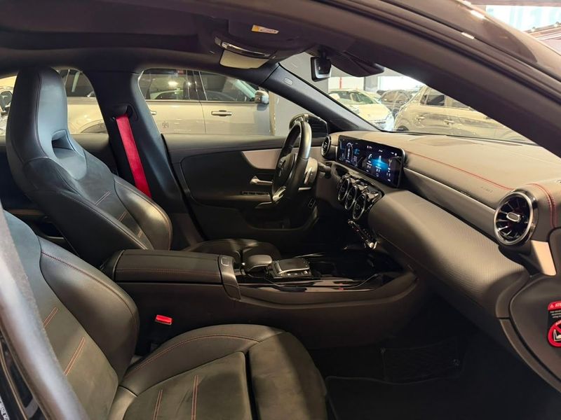 Mercedes-benz Cla-35 Amg 4matic 2.0 Tb 2020/2020 SIM VEÍCULOS PORTO ALEGRE / Carros no Vale Mercedes-benz Cla-35 Amg 4matic 2.0 Tb 2020/2020 SIM VEÍCULOS PORTO ALEGRE / Carros no Vale