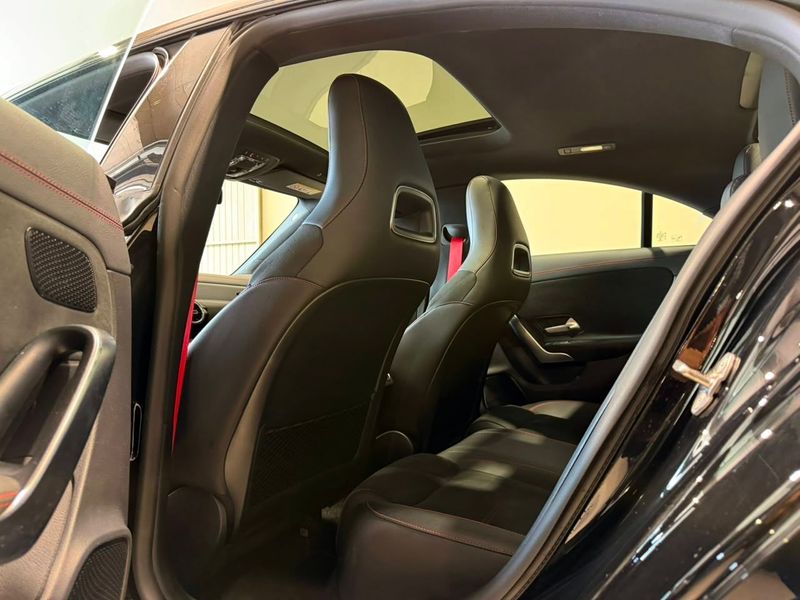 Mercedes-benz Cla-35 Amg 4matic 2.0 Tb 2020/2020 SIM VEÍCULOS PORTO ALEGRE / Carros no Vale Mercedes-benz Cla-35 Amg 4matic 2.0 Tb 2020/2020 SIM VEÍCULOS PORTO ALEGRE / Carros no Vale
