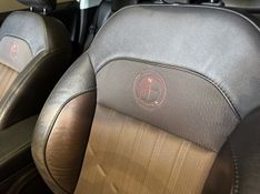 Peugeot 2008 Crossway 1.6 16v 2016/2017 SIM VEÍCULOS PORTO ALEGRE / Carros no Vale