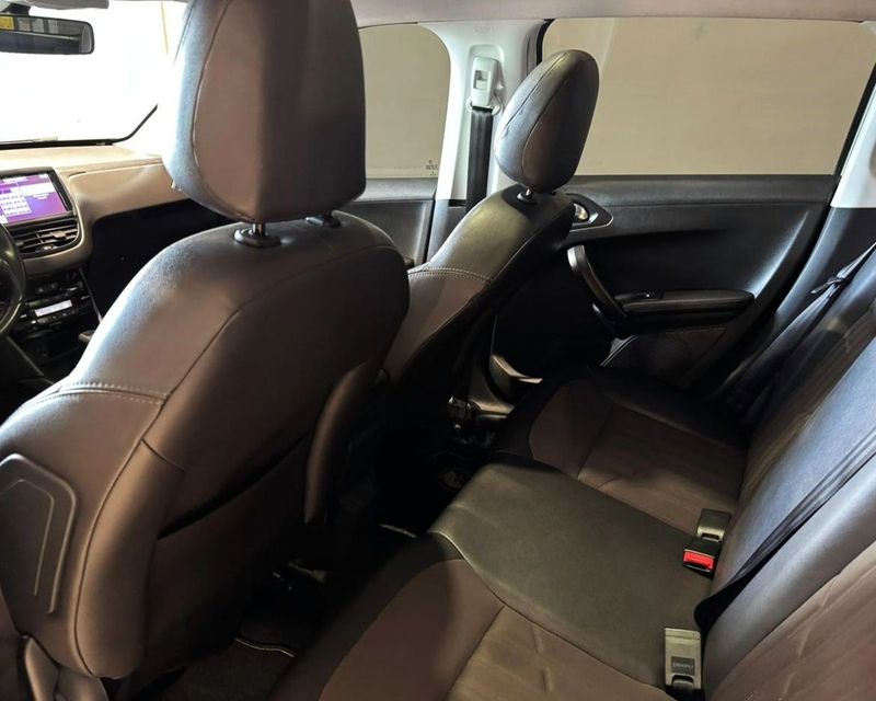 Peugeot 2008 Crossway 1.6 16v 2016/2017 SIM VEÍCULOS PORTO ALEGRE / Carros no Vale