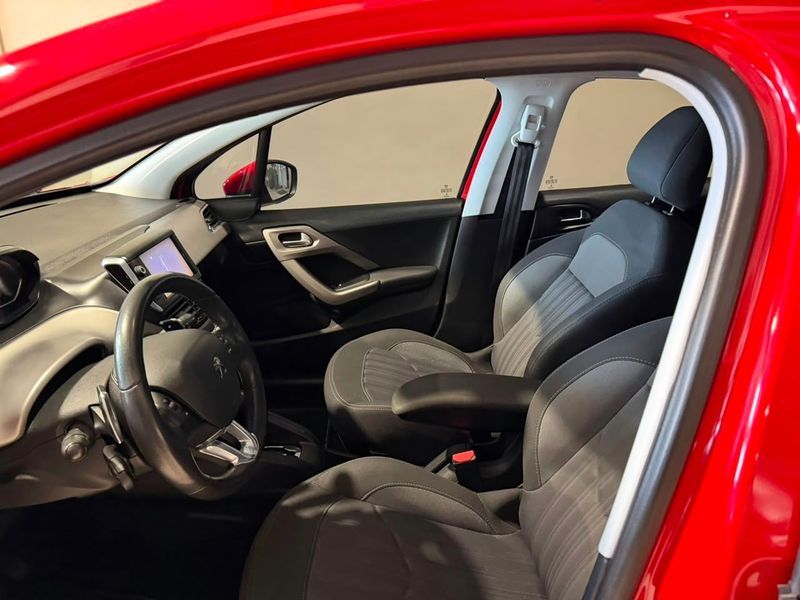 Peugeot 208 Griffe 1.6 16v 2016/2017 SIM VEÍCULOS PORTO ALEGRE / Carros no Vale Peugeot 208 Griffe 1.6 16v 2016/2017 SIM VEÍCULOS PORTO ALEGRE / Carros no Vale