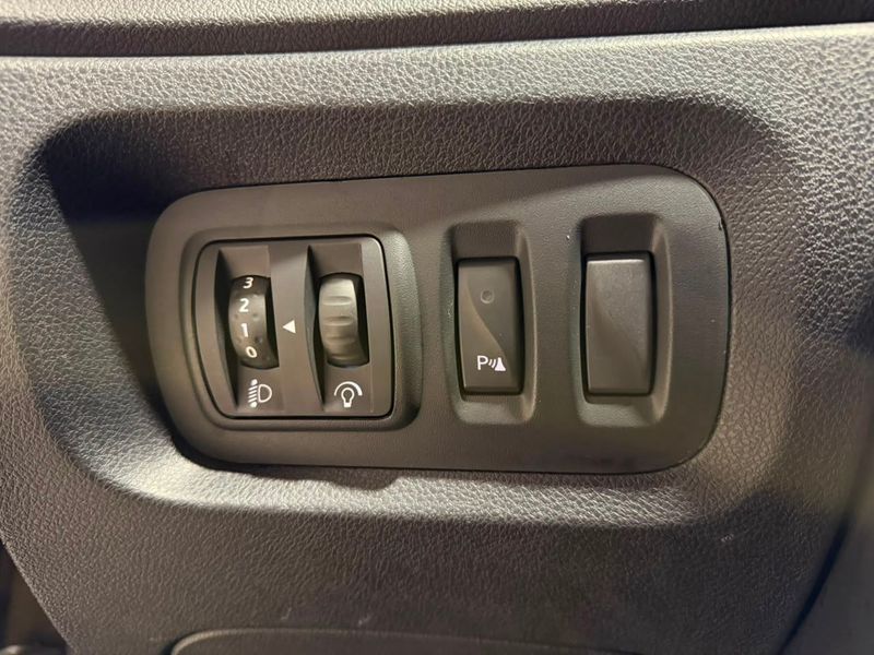 Renault Captur Intense 2.0 16v 2017/2018 SIM VEÍCULOS PORTO ALEGRE / Carros no Vale