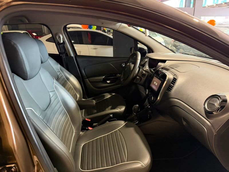 Renault Captur Intense 2.0 16v 2017/2018 SIM VEÍCULOS PORTO ALEGRE / Carros no Vale