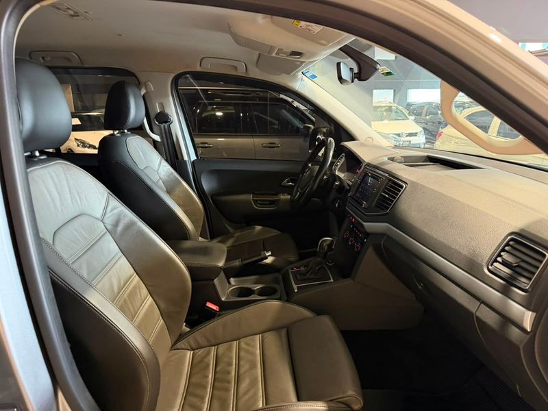 Volkswagen Amarok 3.0 V6 Tdi Highline Cd 4motion 2023/2024 SIM VEÍCULOS PORTO ALEGRE / Carros no Vale