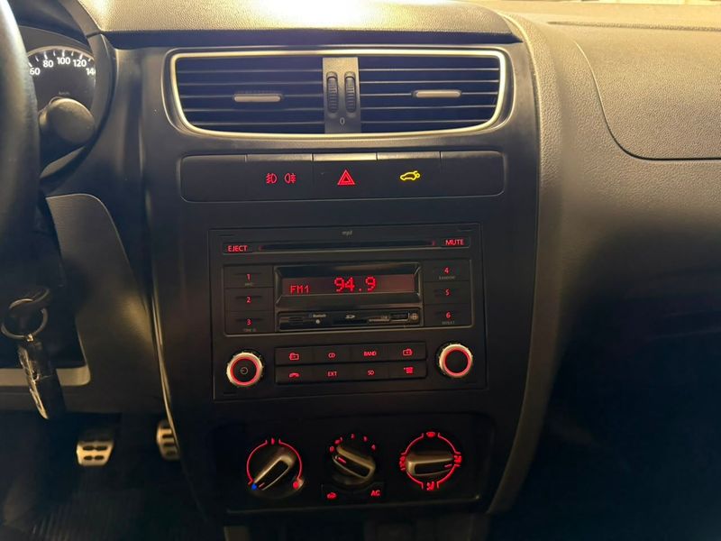 Volkswagen Crossfox 1.6 Gii 2012/2013 SIM VEÍCULOS PORTO ALEGRE / Carros no Vale Volkswagen Crossfox 1.6 Gii 2012/2013 SIM VEÍCULOS PORTO ALEGRE / Carros no Vale