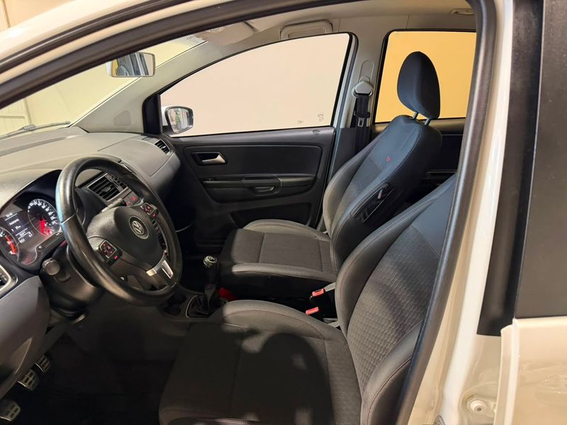 Volkswagen Crossfox 1.6 Gii 2012/2013 SIM VEÍCULOS PORTO ALEGRE / Carros no Vale Volkswagen Crossfox 1.6 Gii 2012/2013 SIM VEÍCULOS PORTO ALEGRE / Carros no Vale