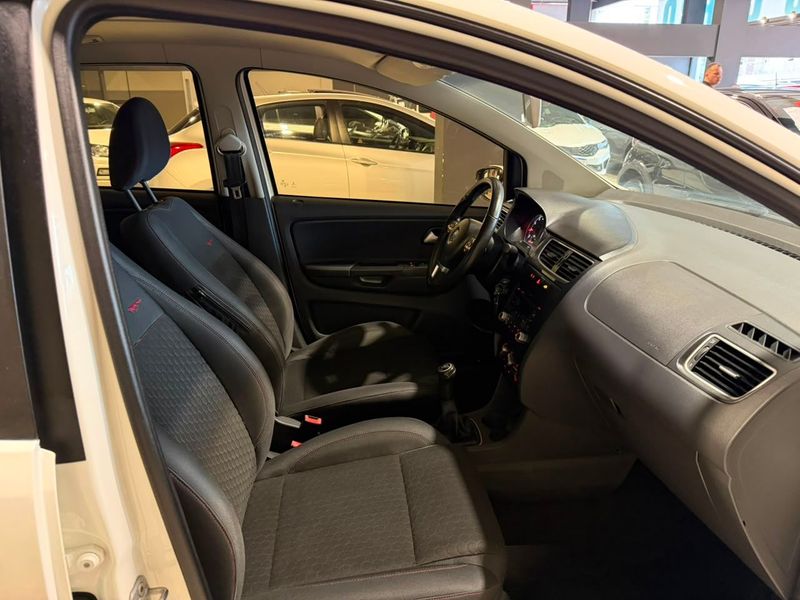 Volkswagen Crossfox 1.6 Gii 2012/2013 SIM VEÍCULOS PORTO ALEGRE / Carros no Vale Volkswagen Crossfox 1.6 Gii 2012/2013 SIM VEÍCULOS PORTO ALEGRE / Carros no Vale