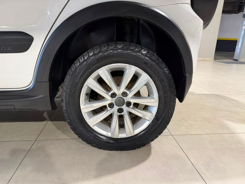 Volkswagen Crossfox 1.6 Gii 2012/2013 SIM VEÍCULOS PORTO ALEGRE / Carros no Vale Volkswagen Crossfox 1.6 Gii 2012/2013 SIM VEÍCULOS PORTO ALEGRE / Carros no Vale