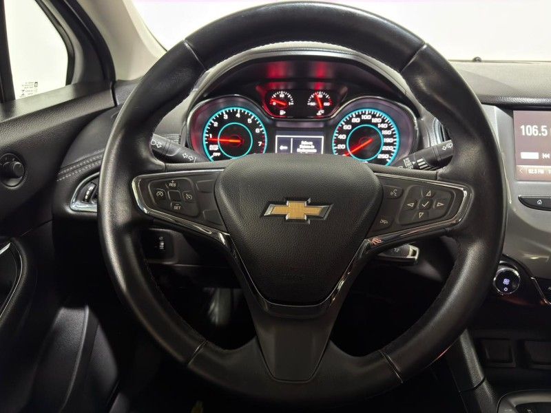CHEVROLET CRUZE 1.4 TURBO LT 16V 2017/2017 SUL SERRA MOTORS CAXIAS DO SUL / Carros no Vale CHEVROLET CRUZE 1.4 TURBO LT 16V 2017/2017 SUL SERRA MOTORS CAXIAS DO SUL / Carros no Vale
