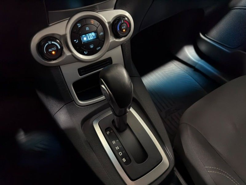 FORD FIESTA 1.6 SE HATCH 16V 2015/2015 SUL SERRA MOTORS CAXIAS DO SUL / Carros no Vale