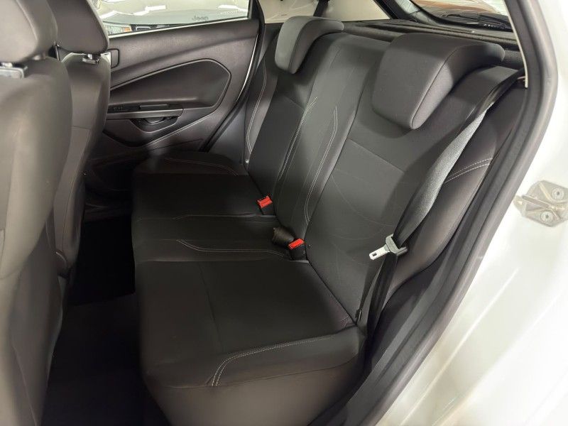 FORD FIESTA 1.6 SE HATCH 16V 2015/2015 SUL SERRA MOTORS CAXIAS DO SUL / Carros no Vale