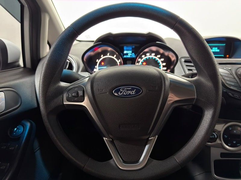 FORD FIESTA 1.6 SE HATCH 16V 2015/2015 SUL SERRA MOTORS CAXIAS DO SUL / Carros no Vale