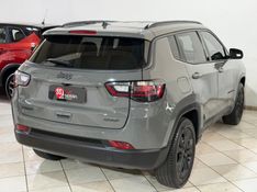 JEEP COMPASS 1.3 NIGHT EAGLE LONGITUDE 2024/2025 SUL SERRA MOTORS CAXIAS DO SUL / Carros no Vale
