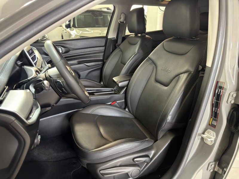 JEEP COMPASS 1.3 NIGHT EAGLE LONGITUDE 2024/2025 SUL SERRA MOTORS CAXIAS DO SUL / Carros no Vale