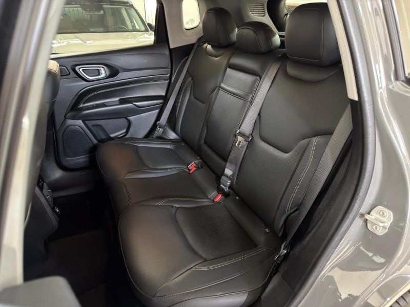 JEEP COMPASS 1.3 NIGHT EAGLE LONGITUDE 2024/2025 SUL SERRA MOTORS CAXIAS DO SUL / Carros no Vale