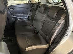 RENAULT CAPTUR 1.6 16V SCE ZEN 2017/2018 SUL SERRA MOTORS CAXIAS DO SUL / Carros no Vale