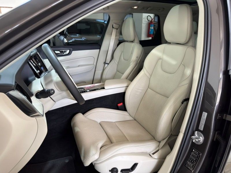 VOLVO XC60 2.0 T8 ULTIMATE AWD HIBRIDO 2022/2023 SUL SERRA MOTORS CAXIAS DO SUL / Carros no Vale VOLVO XC60 2.0 T8 ULTIMATE AWD HIBRIDO 2022/2023 SUL SERRA MOTORS CAXIAS DO SUL / Carros no Vale