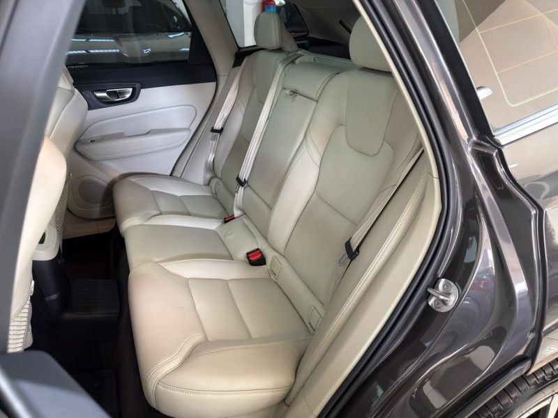 VOLVO XC60 2.0 T8 ULTIMATE AWD HIBRIDO 2022/2023 SUL SERRA MOTORS CAXIAS DO SUL / Carros no Vale VOLVO XC60 2.0 T8 ULTIMATE AWD HIBRIDO 2022/2023 SUL SERRA MOTORS CAXIAS DO SUL / Carros no Vale