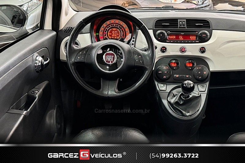 FIAT 500 1.4 LOUNGE 16V 2009/2010 GARCEZ VEÍCULOS BENTO GONÇALVES / Carros no Vale