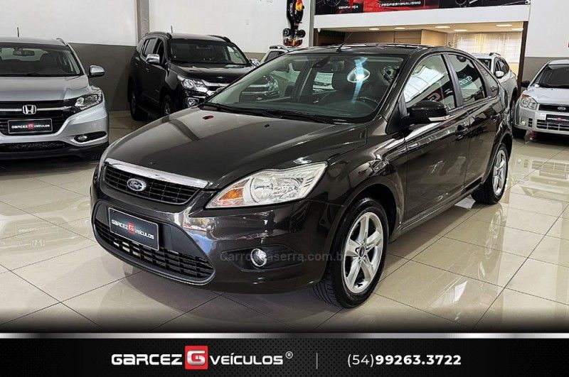 FORD FOCUS 2.0 GLX 16V 2012/2013 GARCEZ VEÍCULOS BENTO GONÇALVES / Carros no Vale