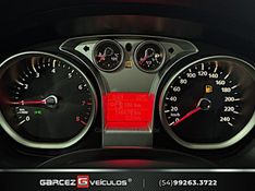 FORD FOCUS 2.0 GLX 16V 2012/2013 GARCEZ VEÍCULOS BENTO GONÇALVES / Carros no Vale