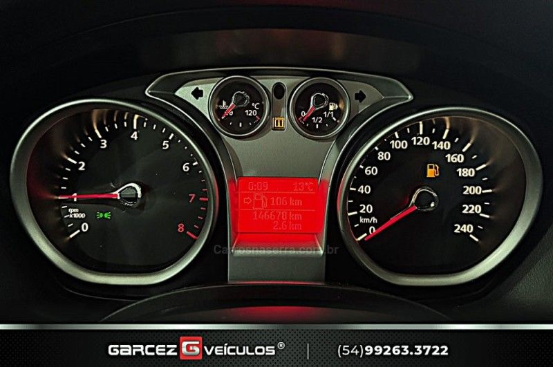 FORD FOCUS 2.0 GLX 16V 2012/2013 GARCEZ VEÍCULOS BENTO GONÇALVES / Carros no Vale