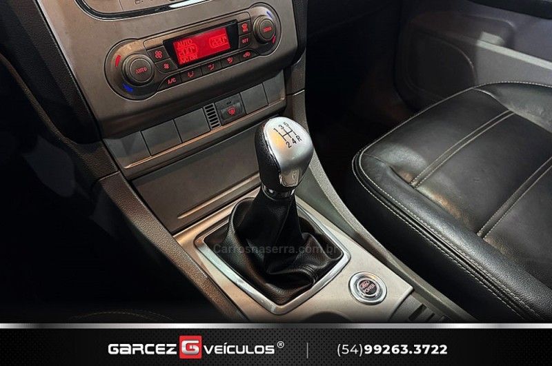 FORD FOCUS 2.0 GLX 16V 2012/2013 GARCEZ VEÍCULOS BENTO GONÇALVES / Carros no Vale