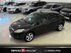 FORD FOCUS 2.0 GLX 16V 2012/2013 GARCEZ VEÍCULOS BENTO GONÇALVES / Carros no Vale
