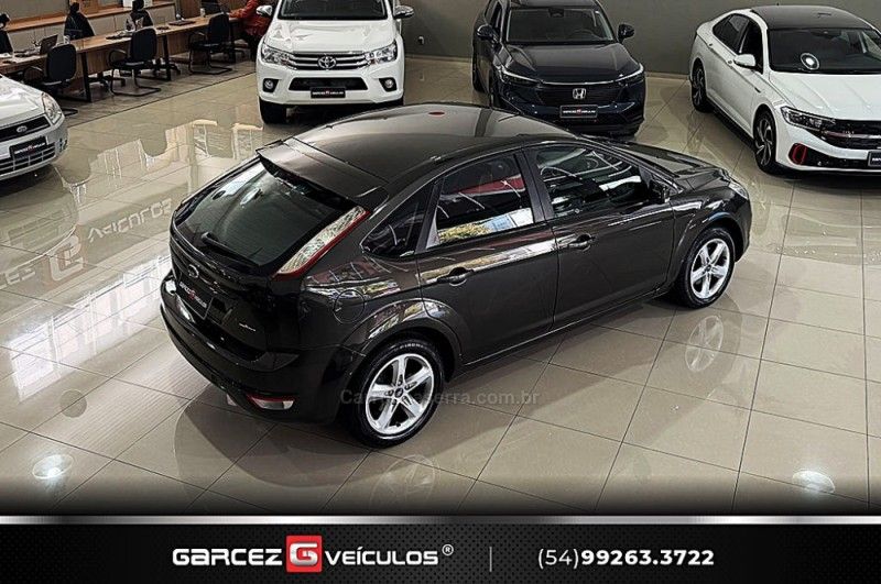 FORD FOCUS 2.0 GLX 16V 2012/2013 GARCEZ VEÍCULOS BENTO GONÇALVES / Carros no Vale
