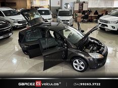 FORD FOCUS 2.0 GLX 16V 2012/2013 GARCEZ VEÍCULOS BENTO GONÇALVES / Carros no Vale