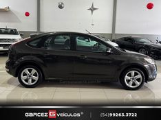FORD FOCUS 2.0 GLX 16V 2012/2013 GARCEZ VEÍCULOS BENTO GONÇALVES / Carros no Vale