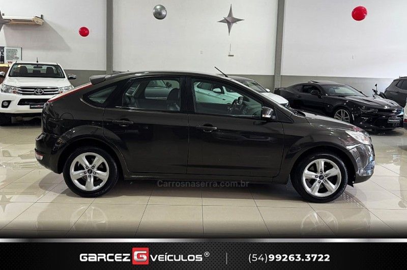 FORD FOCUS 2.0 GLX 16V 2012/2013 GARCEZ VEÍCULOS BENTO GONÇALVES / Carros no Vale